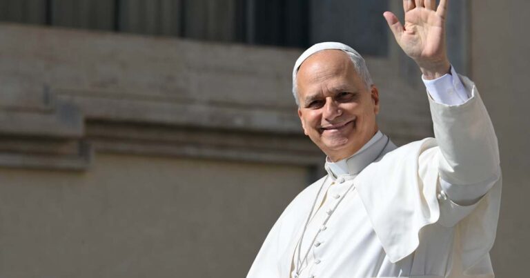Papa León XIV recibe alta médica exitosa y regresa al Vaticano